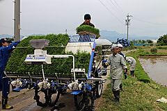 農業機械メーカーとの連携授業が今年も始まりました