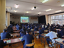 高校生が見学に来ました