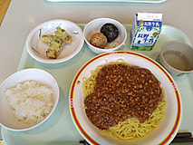 自啓寮食堂特別メニュー｢おいしい給食｣は、おいしかった！