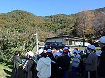 小学生が社会見学に来ました。